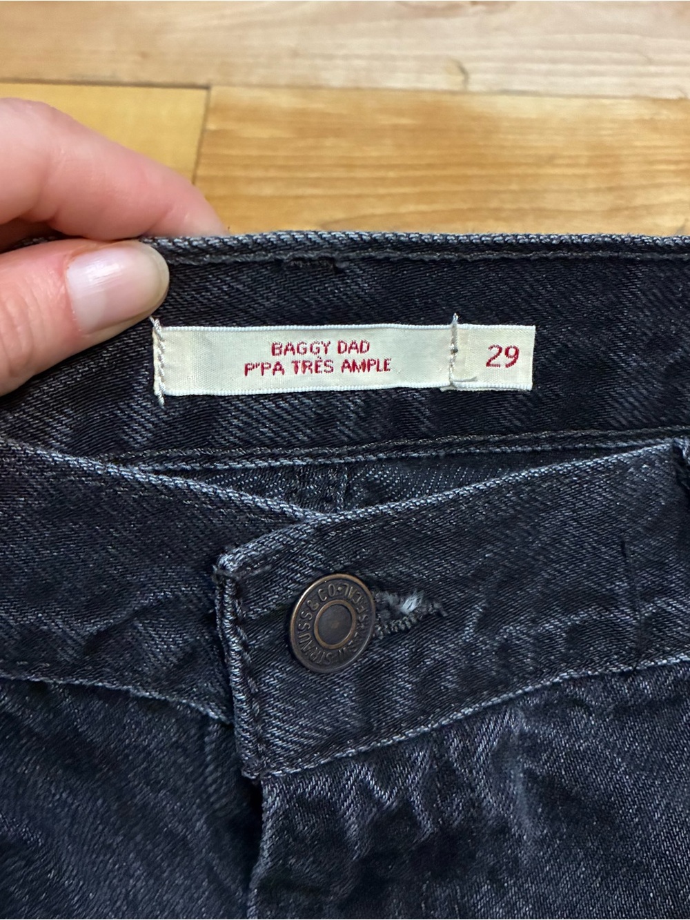 Levi’s Baggy Dad Jeans - Picture 7 of 7